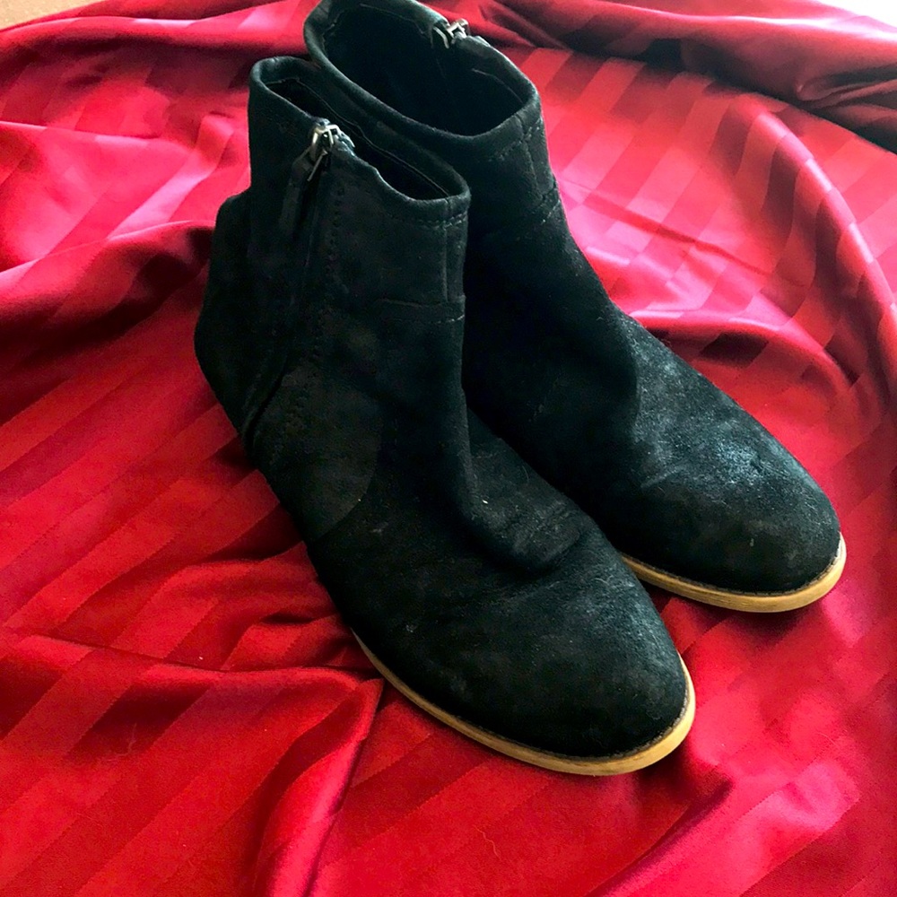 Franco Sarto suede Chelsea boots. Size 9.5